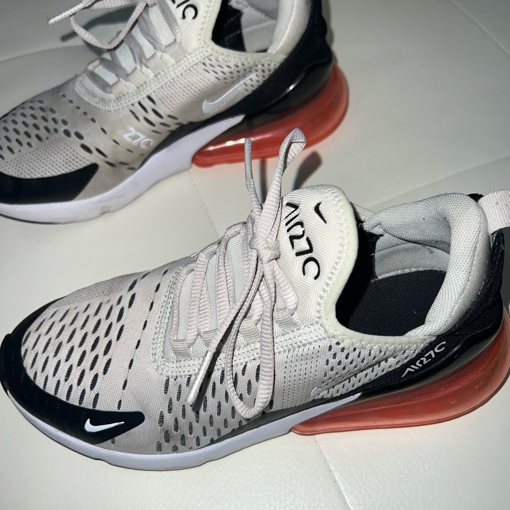 Wmns air max 270
